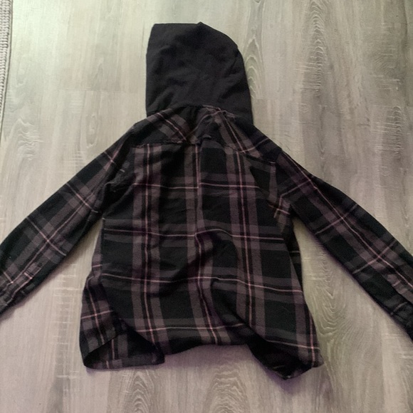 I’m selling a button up jacket pink black grey - Picture 2 of 2